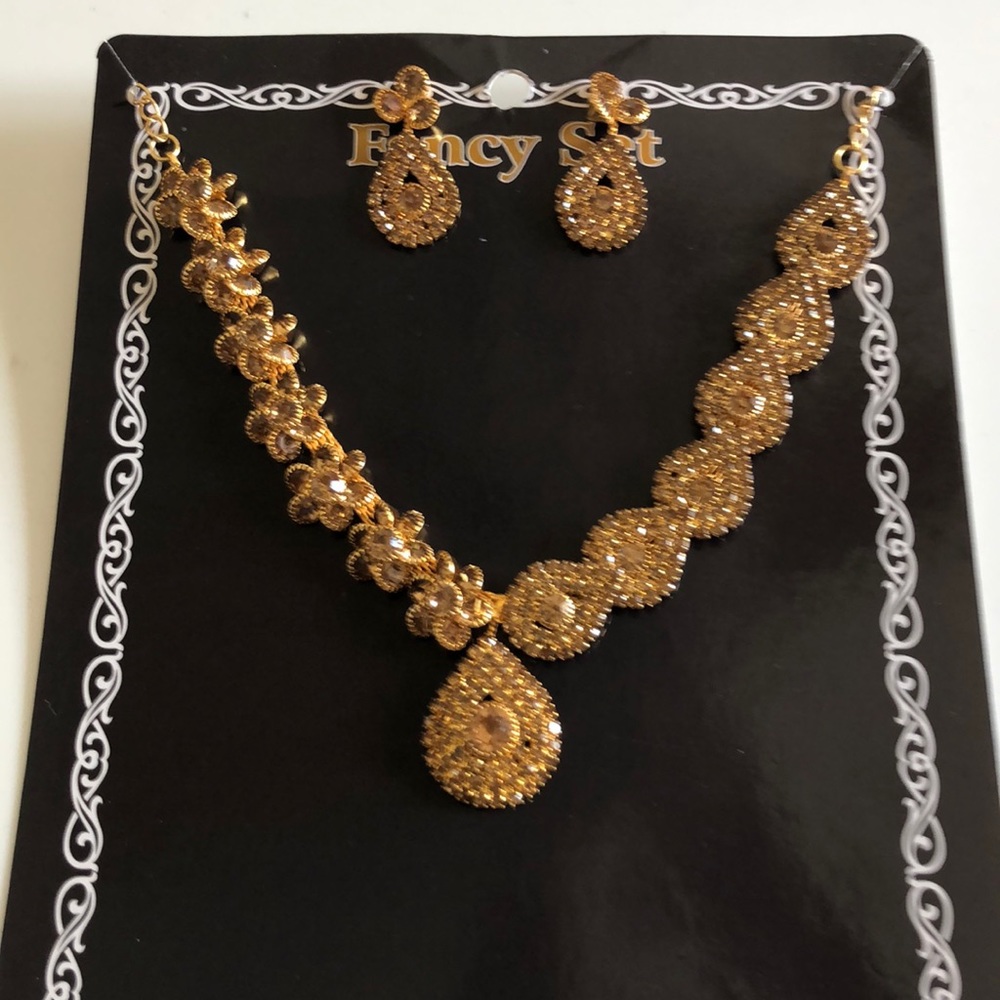 Fashion jewelry Neckless and Earrings set